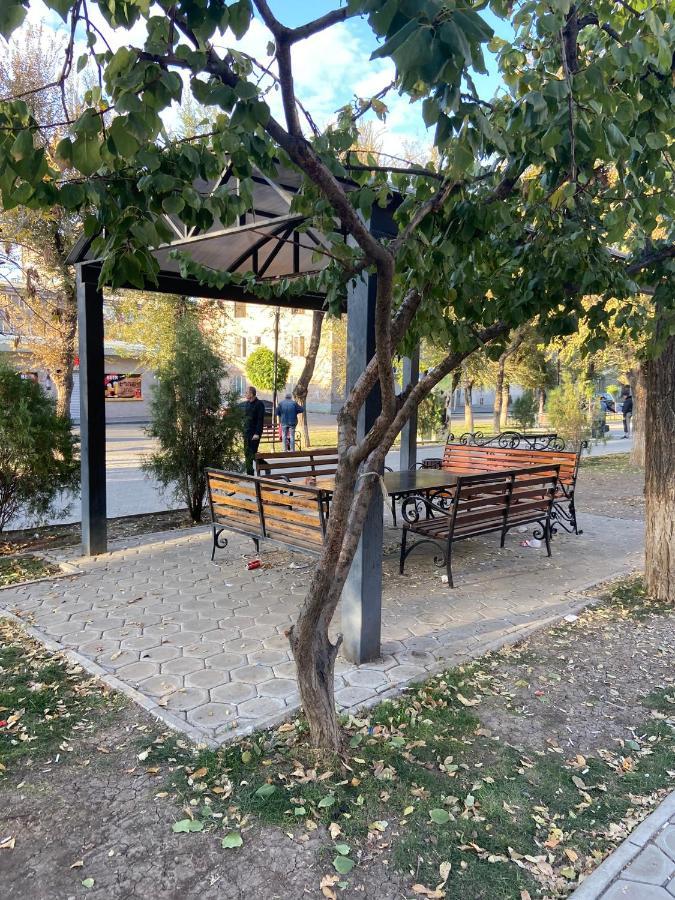 Vahe'S Family Guests House Apartment Yerevan Ngoại thất bức ảnh